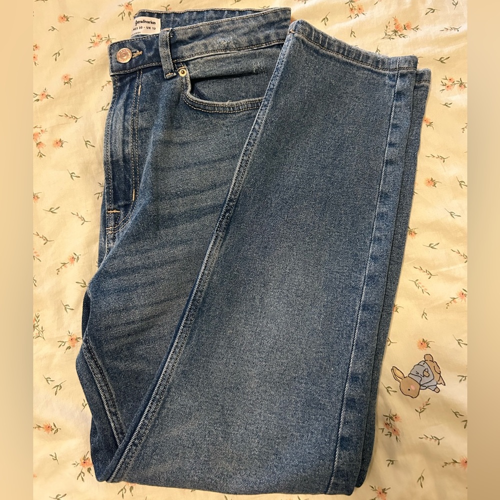 Stradivarius Mom Slim Fit Jeans